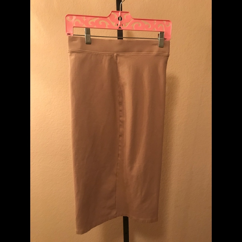Tan pencil skirt size M